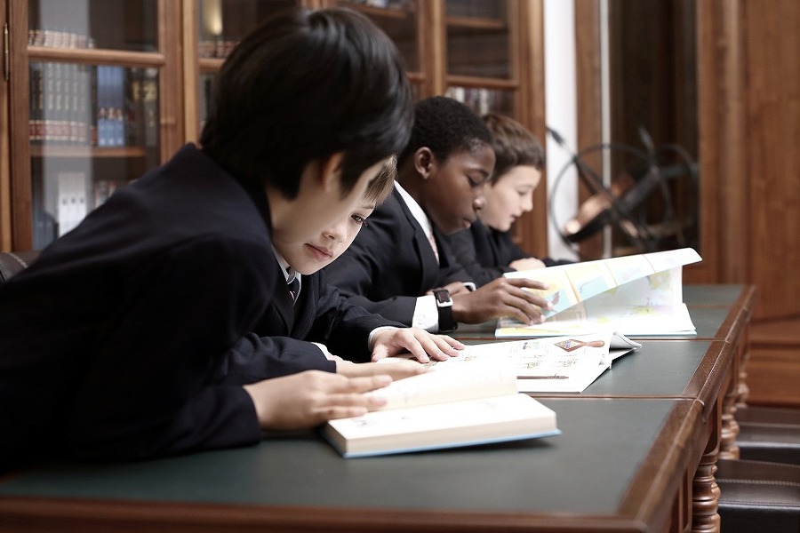 スイス寄宿学校ローゼンベルク校低学年生徒の学習風景