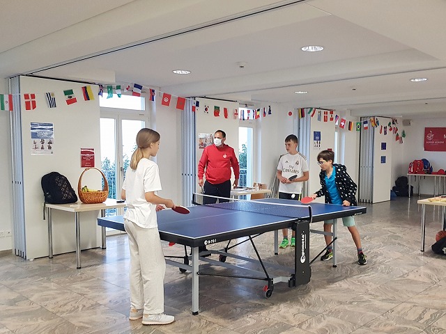 モンタナ校で卓球を楽しむスイス留学生