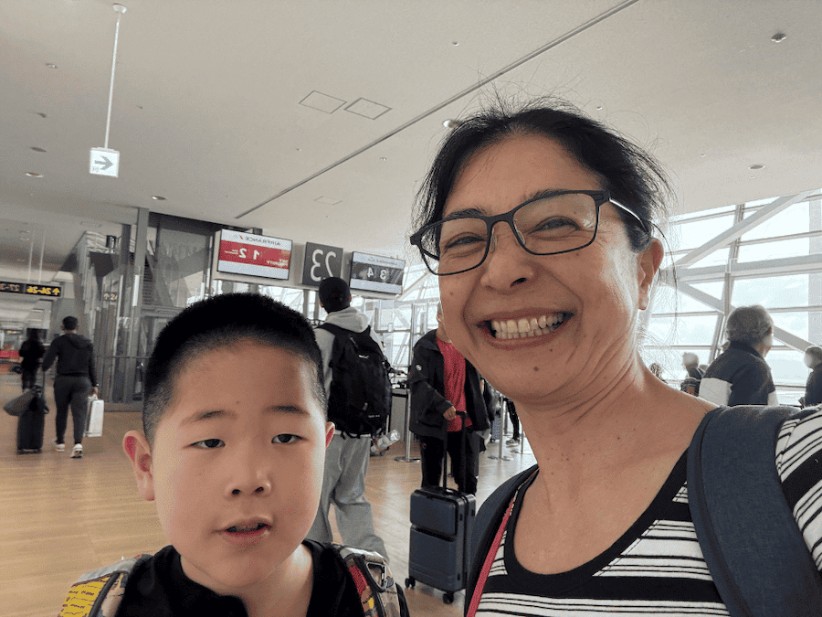 スイス留学.comでは、弊社スタッフが日本からスイスの学校までお子様に同行するサポートを提供しています。