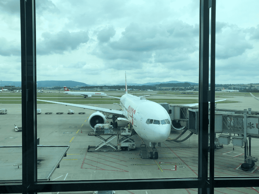 お子様がお一人で渡航される場合、航空会社のUMサービス（一人旅のお子様をサポートするサービス）をご利用になると安心