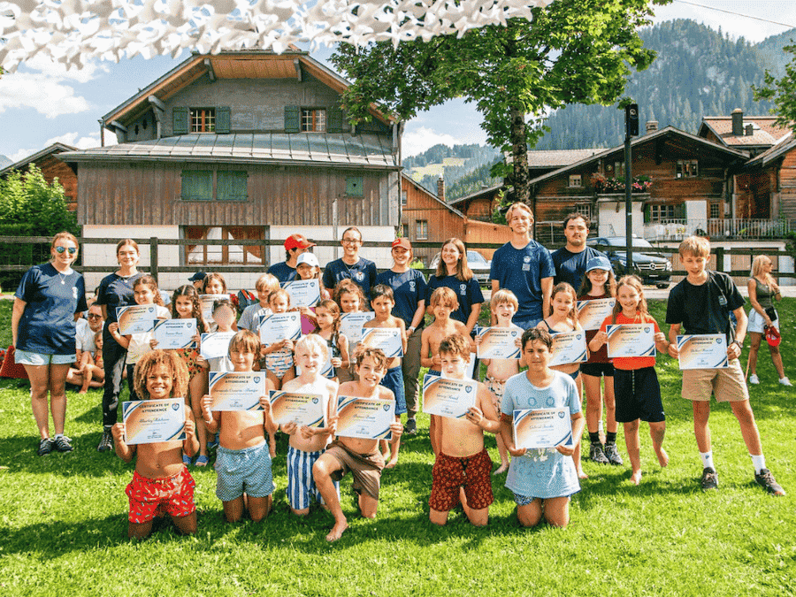 6~14歳を対象として、スイスのアルプス環境における豊富な自然資源を活用した、体験型アウトドアラーニングが提供されるJFK校のサマースクール