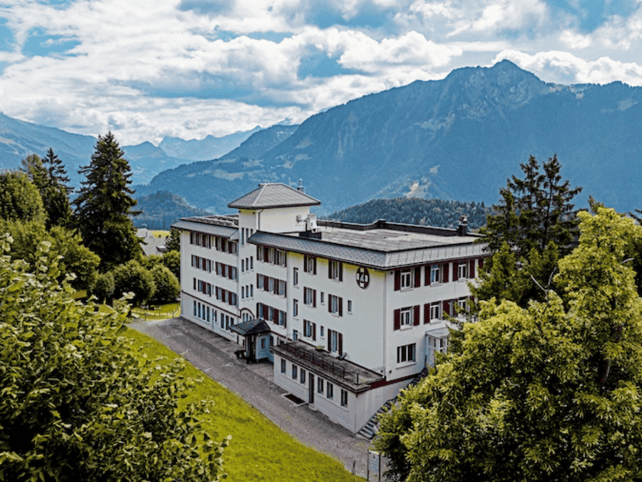 4月からの入学を受け入れてくれるレザン・アメリカン・スクール（LAS）校